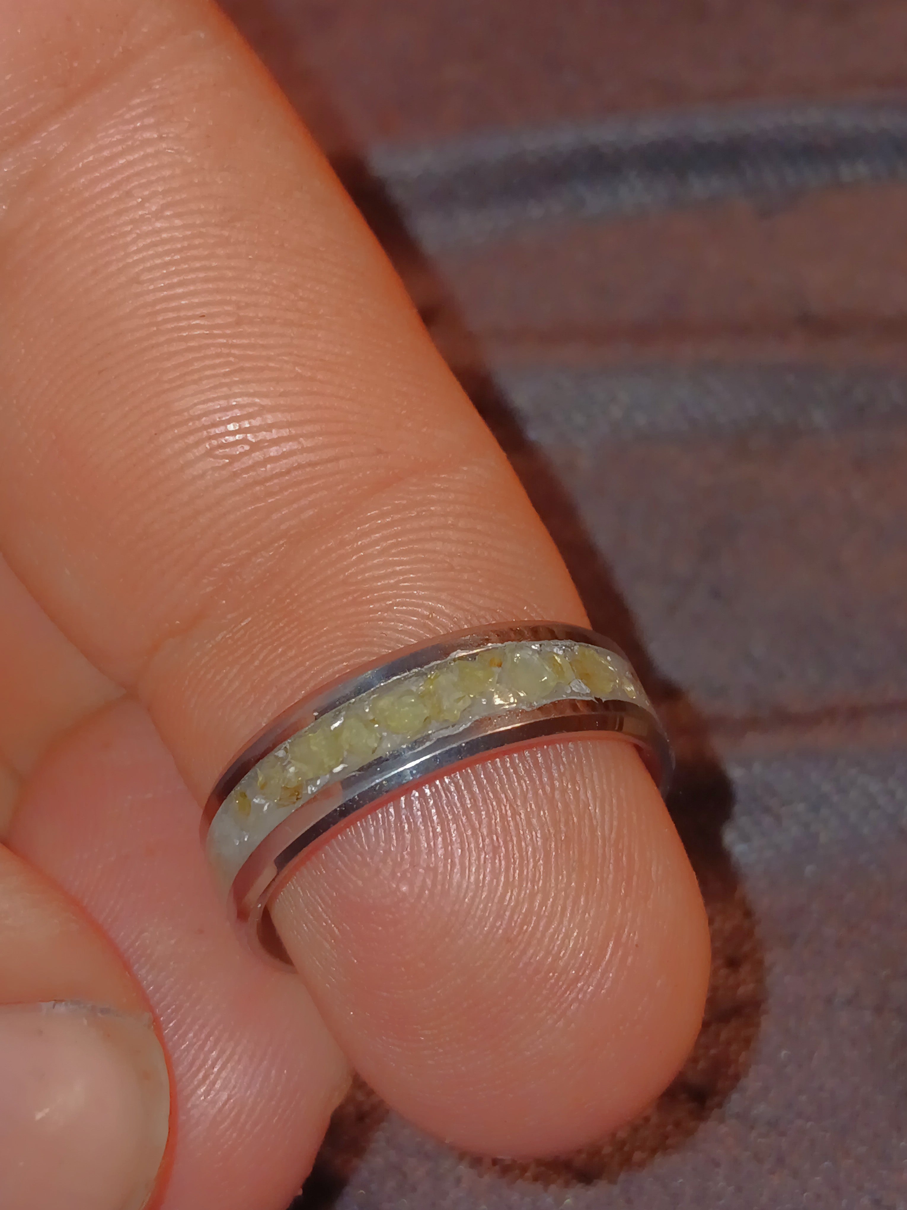 Tungsten Peridot glowring