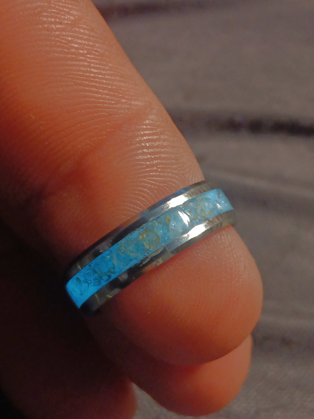 Tungsten Peridot glowring