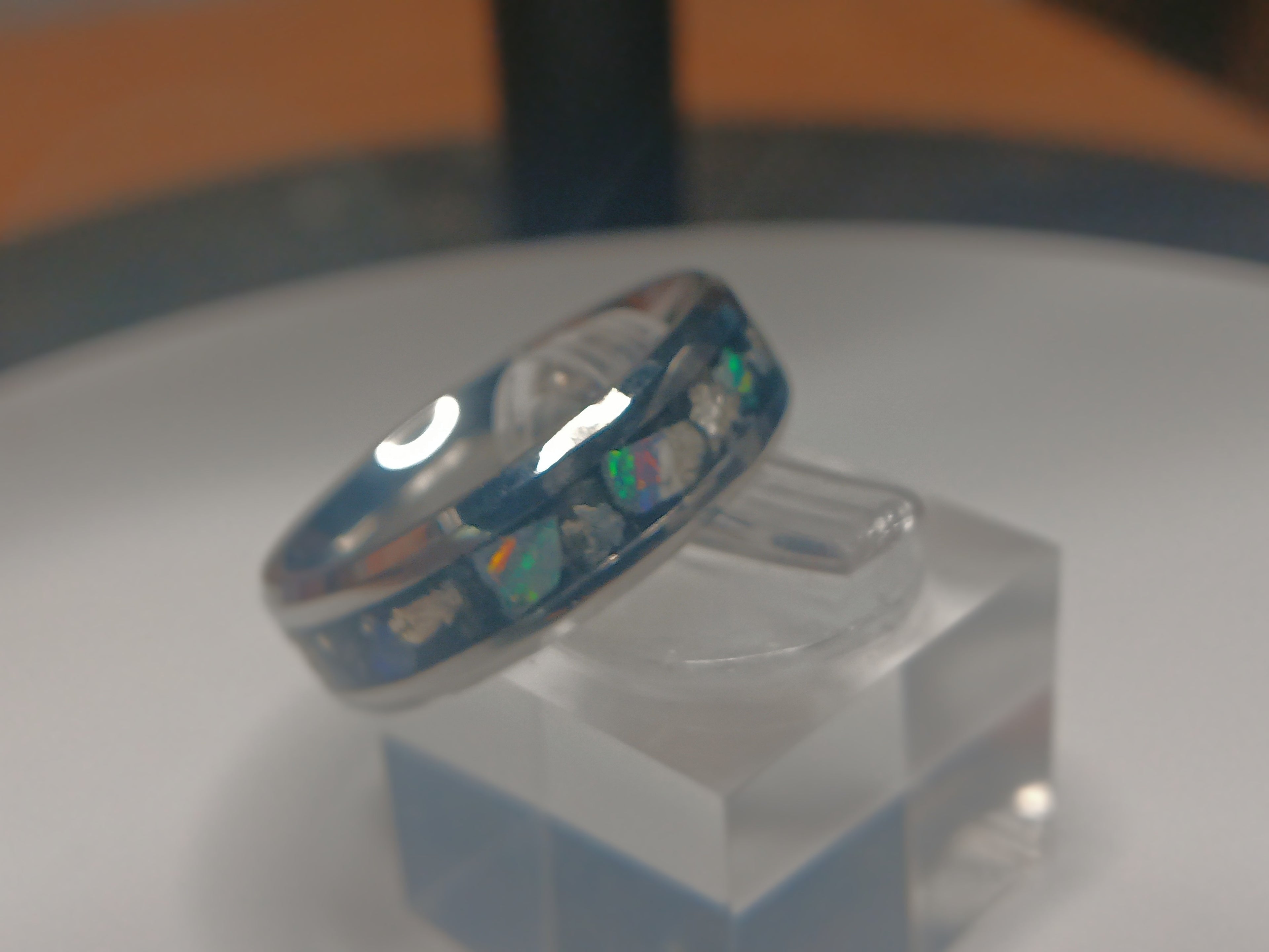 Gold and opals inlay ring