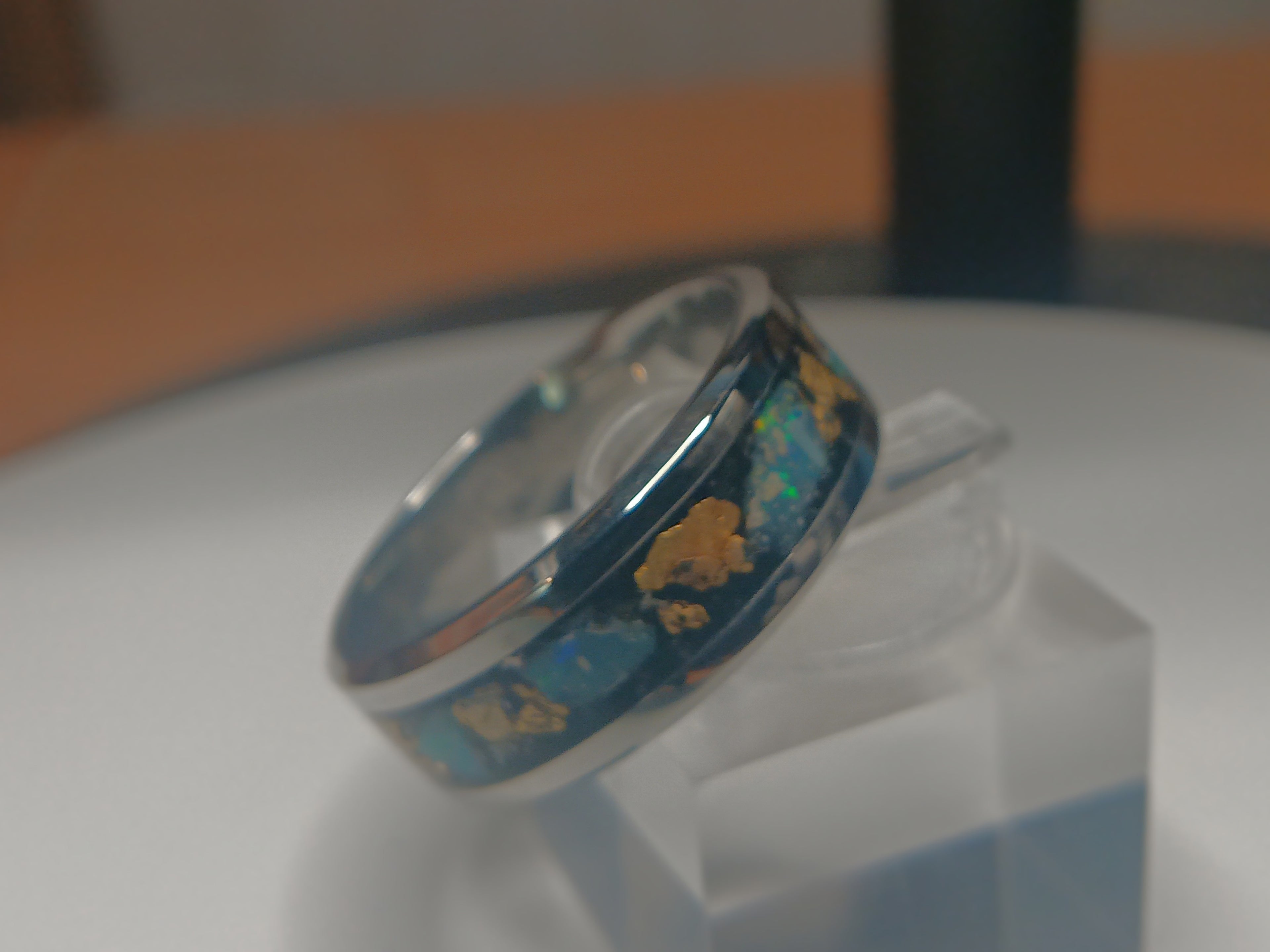 Gold and opals inlay ring